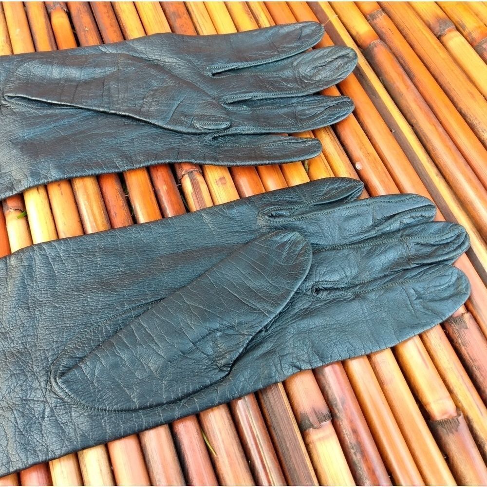 VINTAGE 1960s "FREDDY" PARIS Black Leather Women's Gloves with 100% Silk Lining